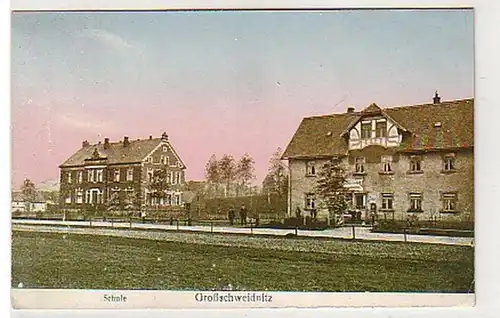 25565 Ak Großschweidnitz Schule um 1920