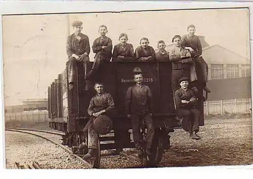 24944 Foto Ak Hannover Arbeiter auf Bahnwagon 1912