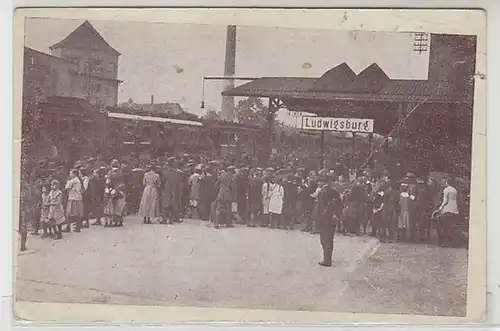 24850 Ak Arrivée des prisonniers de guerre allemands à Ludwigsburg vers 1918