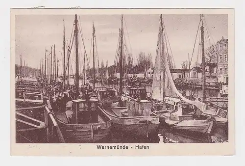 53762 Ak Warnemünde Port avec voiliers 1927
