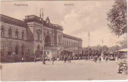 24170 Ak Magdeburg Bahnhof um 1920