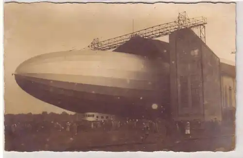 23943 Photo Ak Zeppelin dirigeant le dirigeable du hall vers 1930