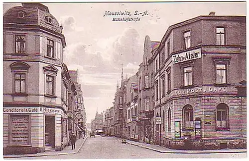 23607 Ak Meuselwitz Bahnhofstraße m. Magasins vers 1910