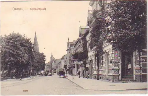 23447 Ak Dessau Albrechtsplatz mit Friseur 1912