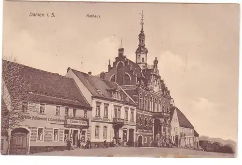 23007 Ak Dahlen i.S. Rathaus mit Geschäften 1910