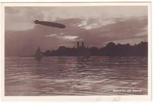 20961 Ak Zeppelin Luftschiff Heimkehr am Abend um 1930