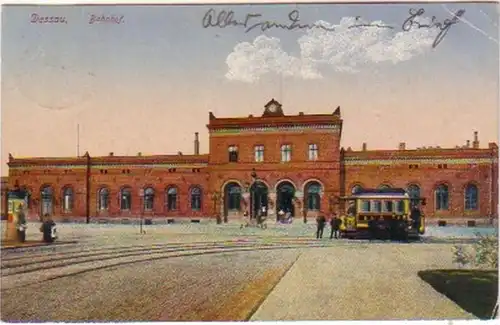 19995 Ak Dessau Bahnhof mit Straßenbahn 1924