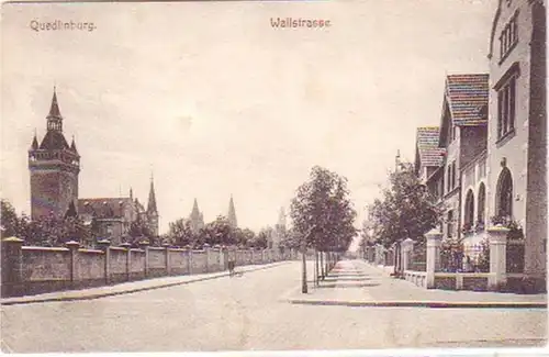 19992 Ak Quedlinburg Wallstrasse vers 1908