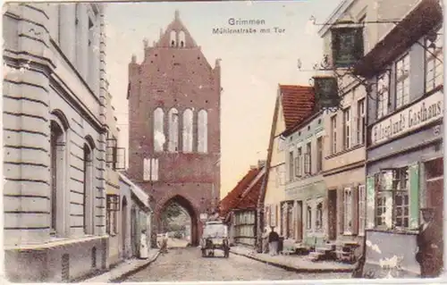 19711 Ak Grimmen Mühlenstraße avec porte 1910