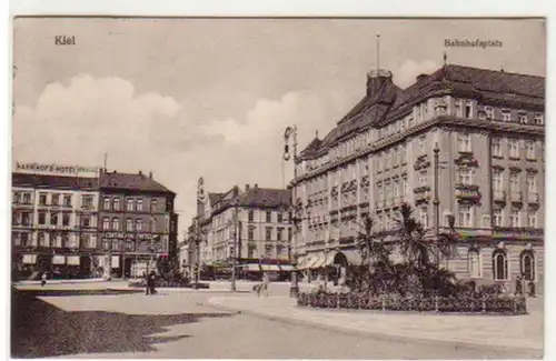 19556 Ak Kiel Bahnhofsplatz 1916