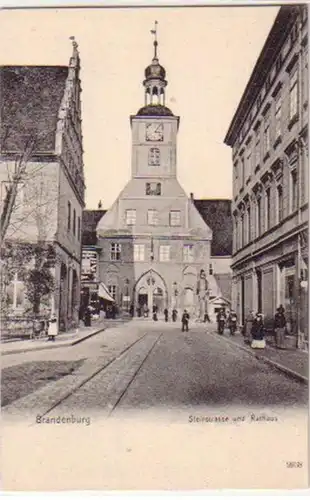 19153 Ak Brandenburg Steinstraße und Rathaus um 1910