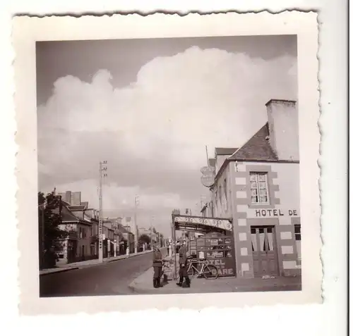 18425 Original Foto Deutsche Soldaten vorm Hotel de la Gare im 2. Weltkrieg