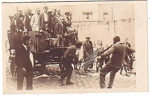 18201 Ak Kraftmench tire des chariots avec des dents vers 1930