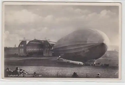 18059 Ak dirigeable "Graf Zeppelin" LZ 127 avant le hall vers 1930