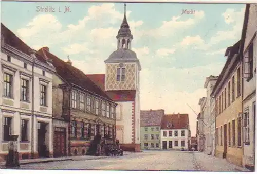17020 Ak Strelitz in Mecklenburg Markt um 1920