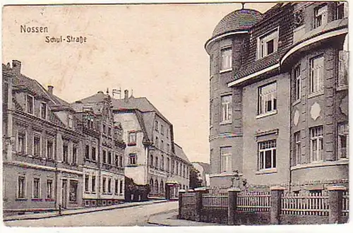 15986 Ak Nossen Schulstrasse um 1910
