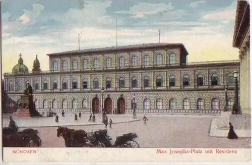15813 Ak München Max Josephs Platz mit Residenz um 1920