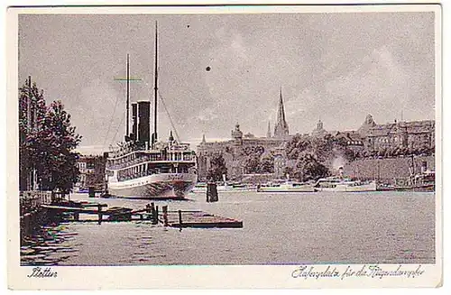 15374 Ak Stettin Hafenplatz für die Rügendampfer um1940