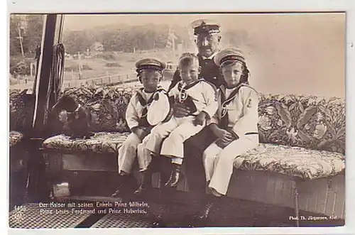 15129 Ak Kaiser Guillaume II avec ses petits-enfants vers 1912