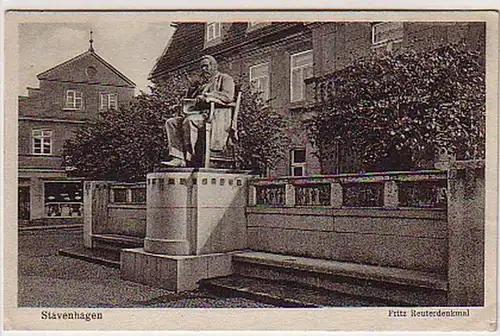 15076 Ak Stavenhagen Fritz Reuterdenkmal um 1930