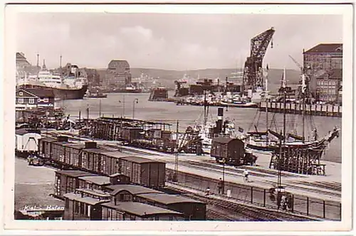 14818 Photo Ak Kiel Port avec des installations ferroviaires vers 1940