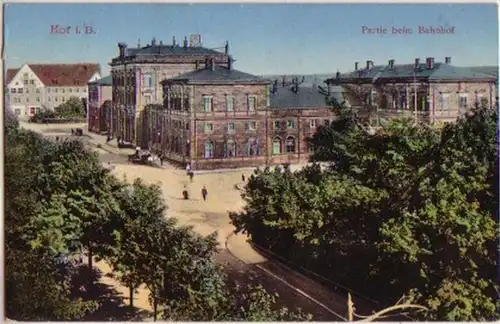 13500 Ak Cour en B. Partie à la gare vers 1920