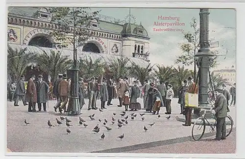 13366 Ak Hamburg Alsterpavillon Taubenfütterung 1910