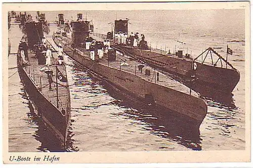 12342 Ak deutsche U-Boote im Hafen um 1940