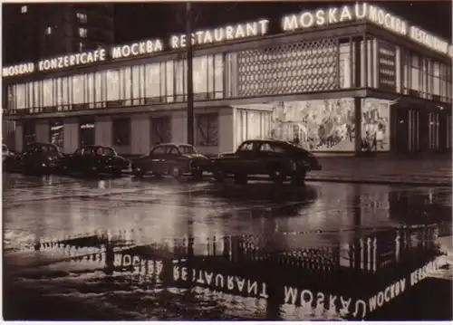 12109 Ak Berlin Restaurant Moskau bei Nacht 1970