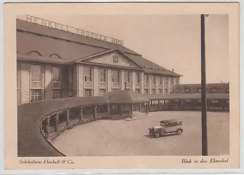 11995 Ak Wiesbaden Biebrich Sektkellerei Henkell & Co. Blick in den Ehrenhof
