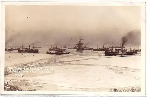 11530 Ak Kiel Holtenau eingefrorene Dampfer Winter1929