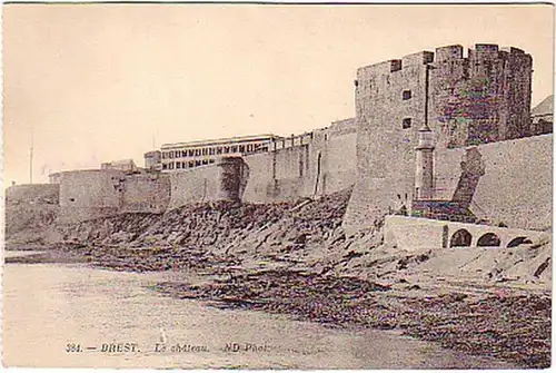 11323 Ak Brest France Le Chateau vers 1910