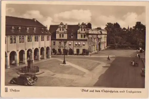 10992 Ak Dessau Schloßplatz & Lustgarten um 1940