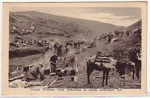 10664 Ak Soldats allemands en train de faire cuire en Serbie1917