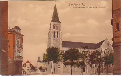 10480 Ak Landau Bismarckstraße und Kirche 1918