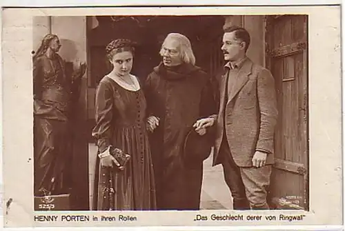 09793 Ak Henny Porten in ihren Rollen um 1920