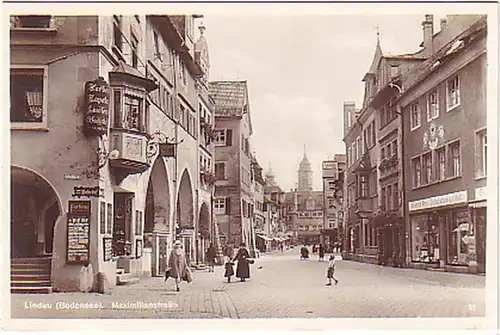 09752 Ak Lindau (Bodensee) Maximilianstrasse um 1940