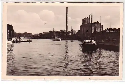 09260 Foto Ak Neustadt in Holstein Hafen um 1940