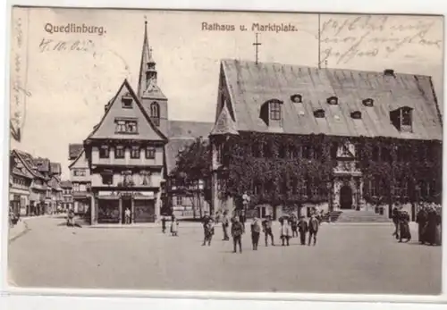 07997 Ak Quedlinburg Rathaus und Marktplatz 1905