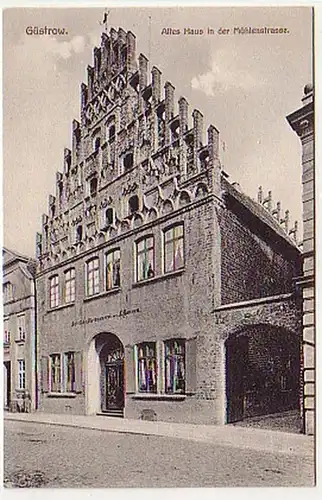 07275 Ak Güstrow altes Haus in der Mühlenstraße um 1920