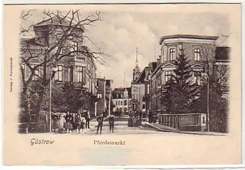 07269 Ak Güstrow in Mecklenburg Pferdemarkt um 1900