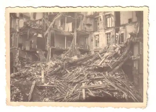 05085 Photo originale détruit maison / ruine à Sedan 2e guerre mondiale