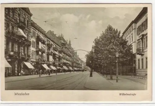 04873 Ak Wiesbaden Wilhelmstrasse avec des magasins 1925