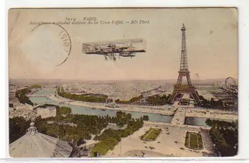 02986 Ak Doppeldeckerflugzeug über Paris um 1910