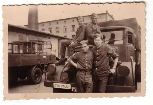 02931 Photo originale de camion militaire école de conduite 2e guerre mondiale