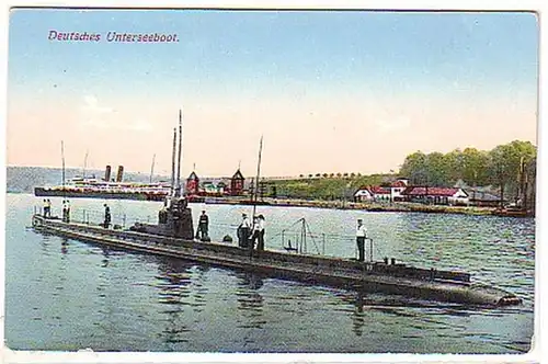 02507 Ak deutsches Unterseeboot einlaufend um 1920