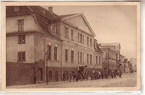 02285 Ak Mitau Poststraße avec gymnase de fille 1917