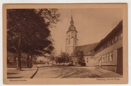 01058 Ak Friedrichroda Herzog Ernst Platz um 1930