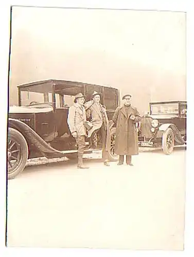 00991 Foto mit zwei alten Automobilen um 1930