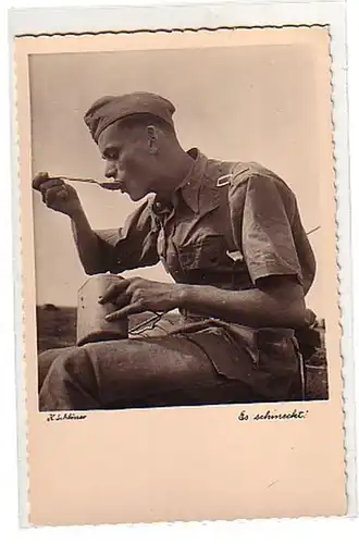 00580 Foto Afrikafeldzug Soldat mit Kochgeschirr um1942